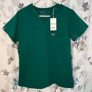 Figs Technical Collection Catarina One Pocket Scrub Top in Hunter Green